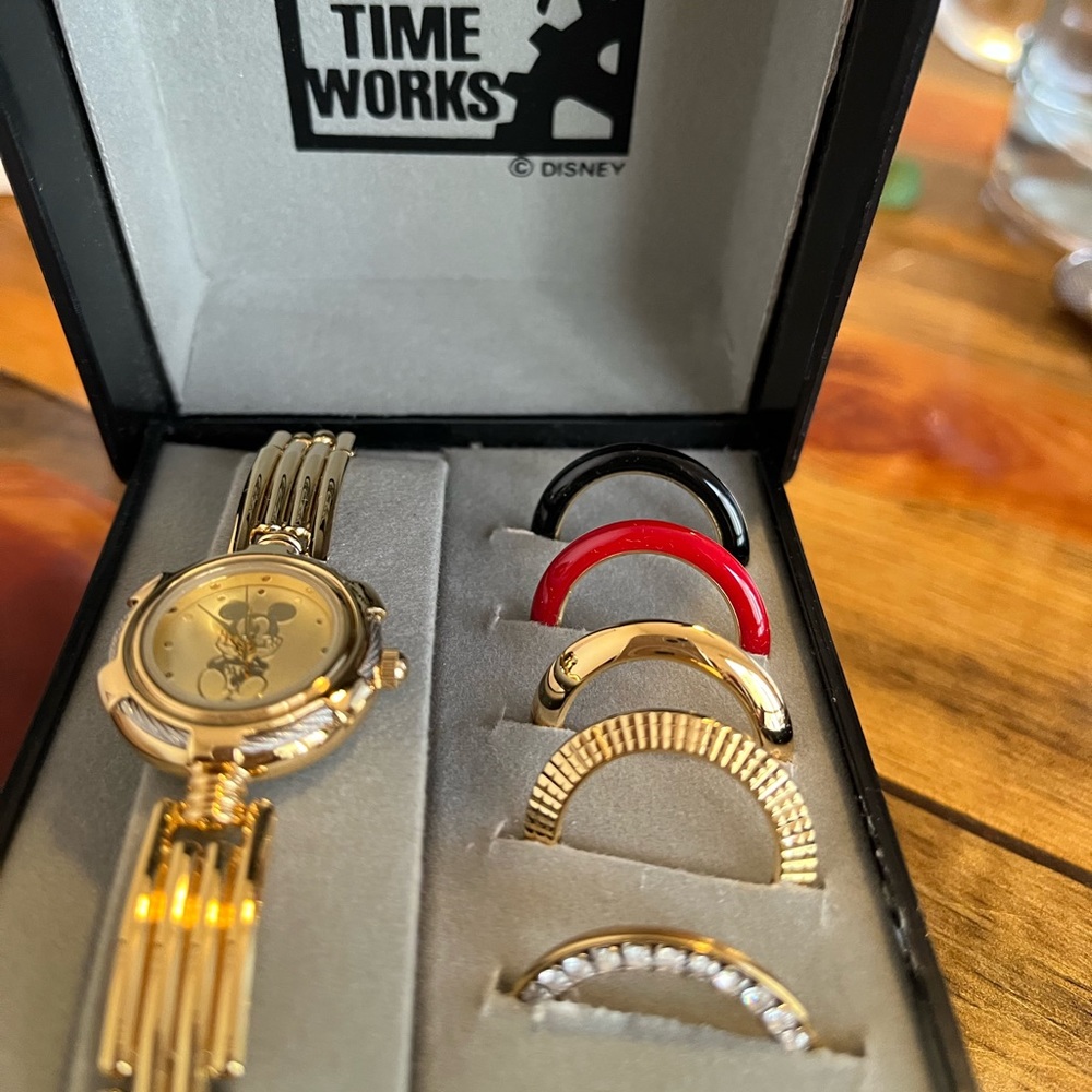NEW Disney gold watch